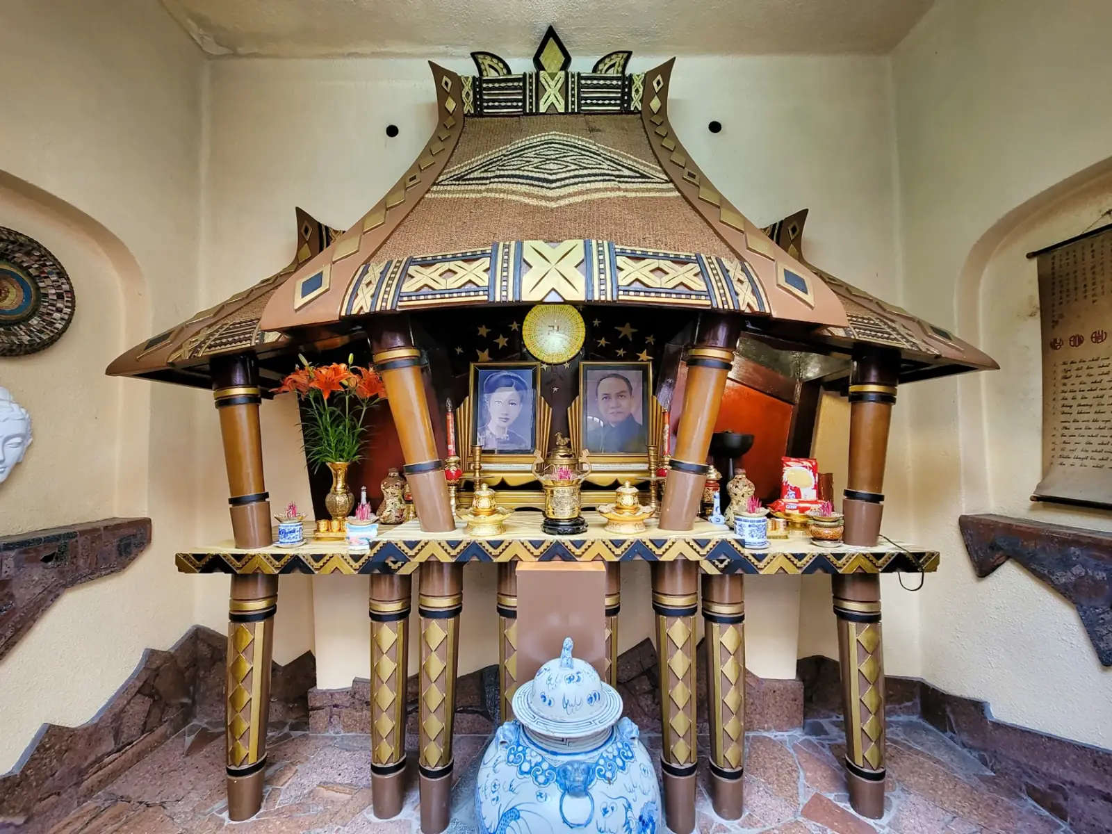 The room commemorating Việt Nga’s parents at Crazy House.