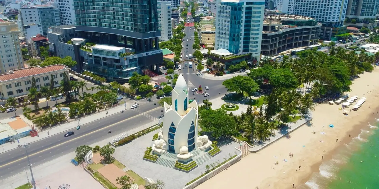 Tram Huong Tower in Nha Trang: why it is not a lotus and what is inside