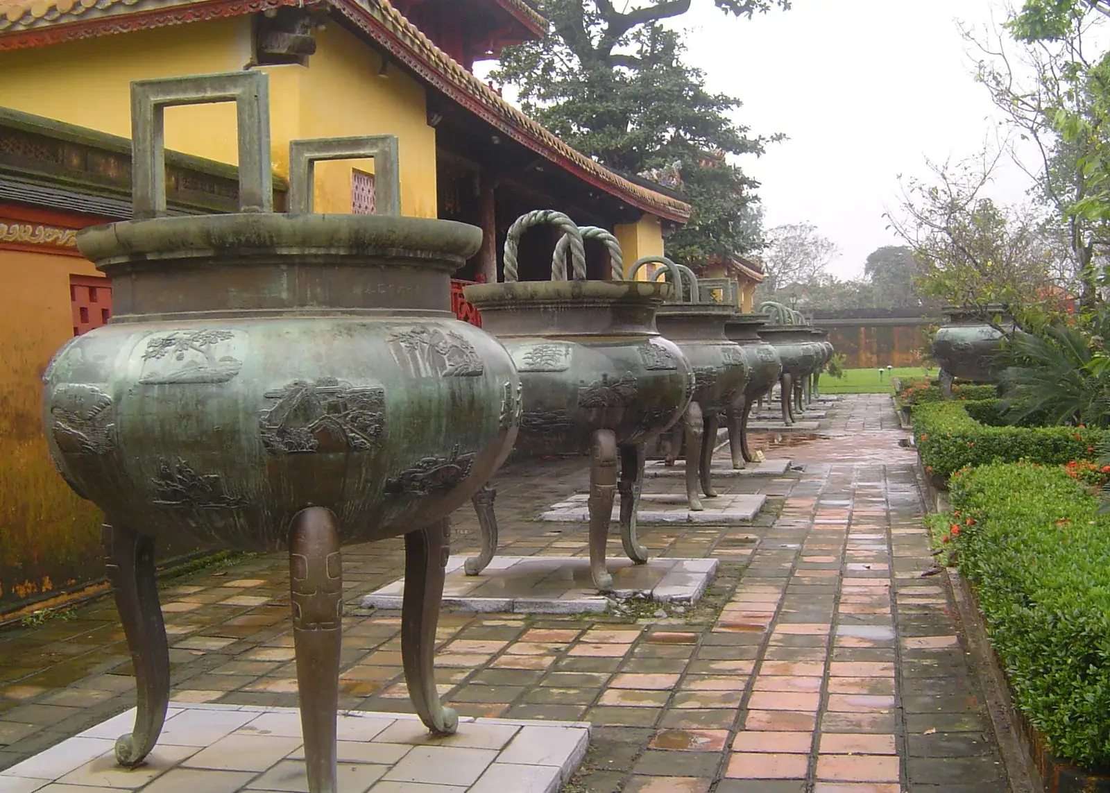 Nine Dynastic Urns: a Digital Heritage Exhibition in Hue