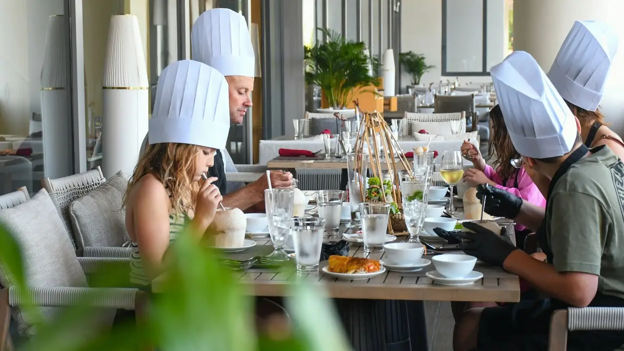 Lớp học nấu món Việt tại InterContinental Nha Trang
