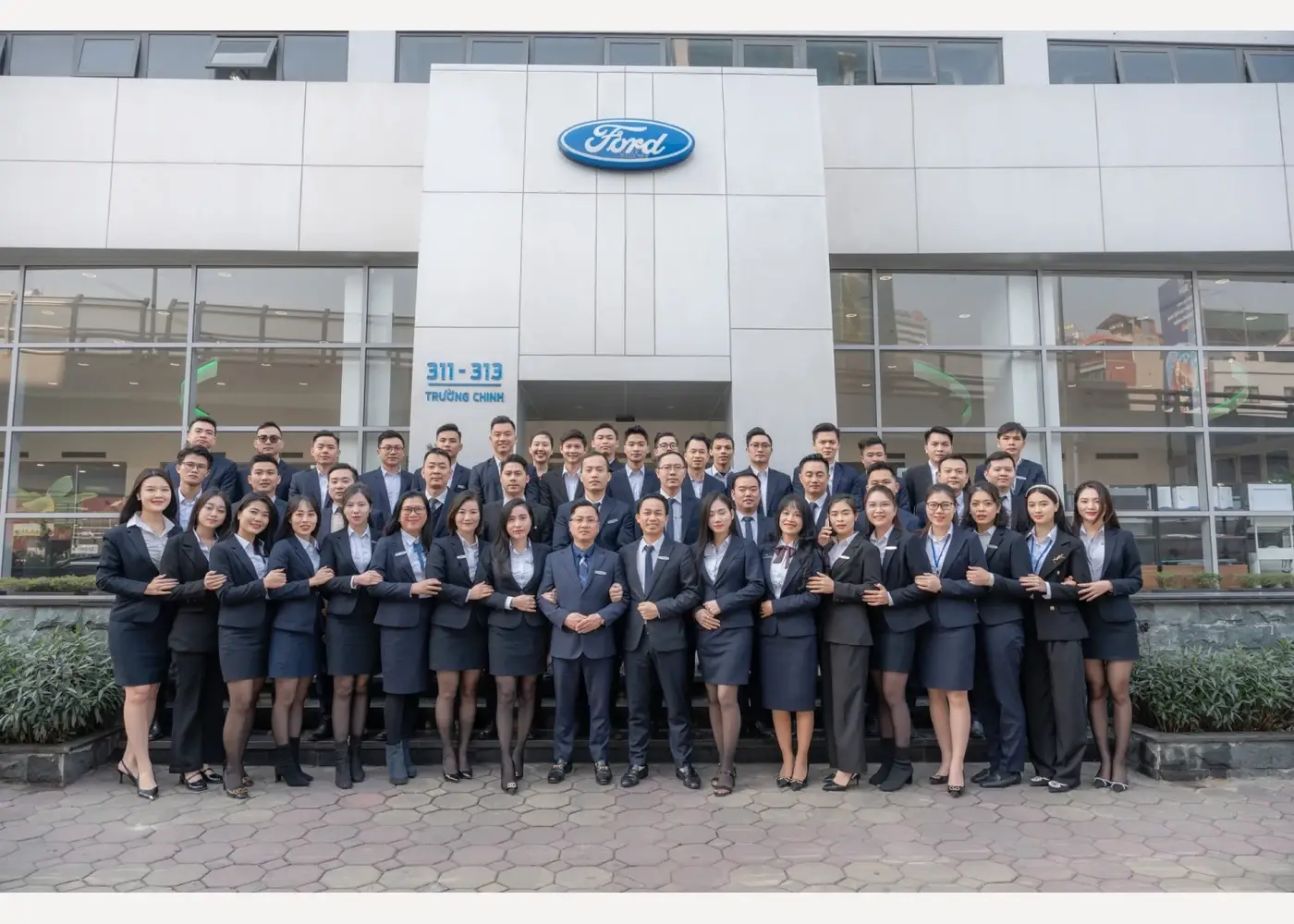 Ha Noi Ford — Truong Chinh car showroom