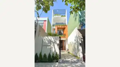 리엔찌에우 수영장 딸린 3층 주택