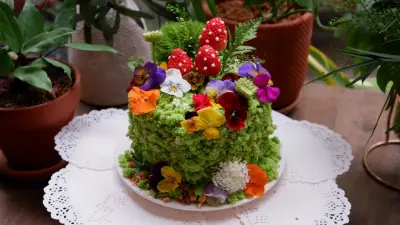 Terrarium Cake workshop at Garden Art