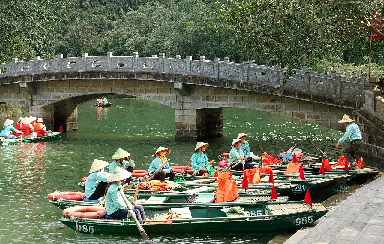 Trang An — karst valleys, caves and temples